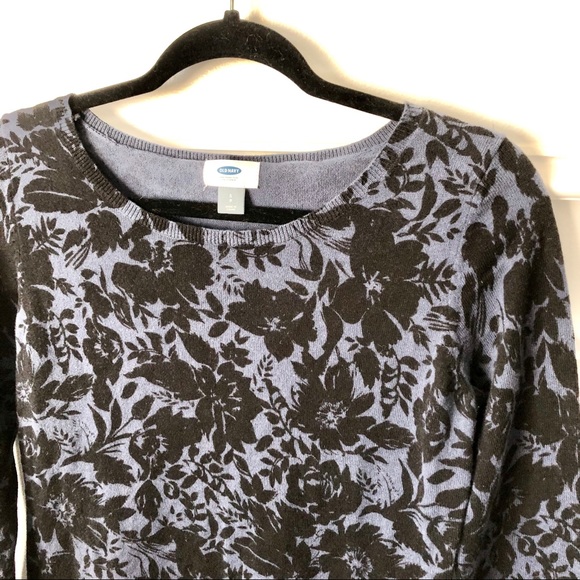 Pretty Blue Floral Sweater - Picture 3 of 4